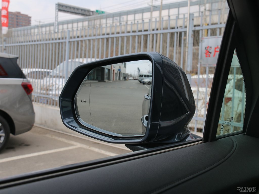 隕鐵灰昂科旗車身外觀圖片