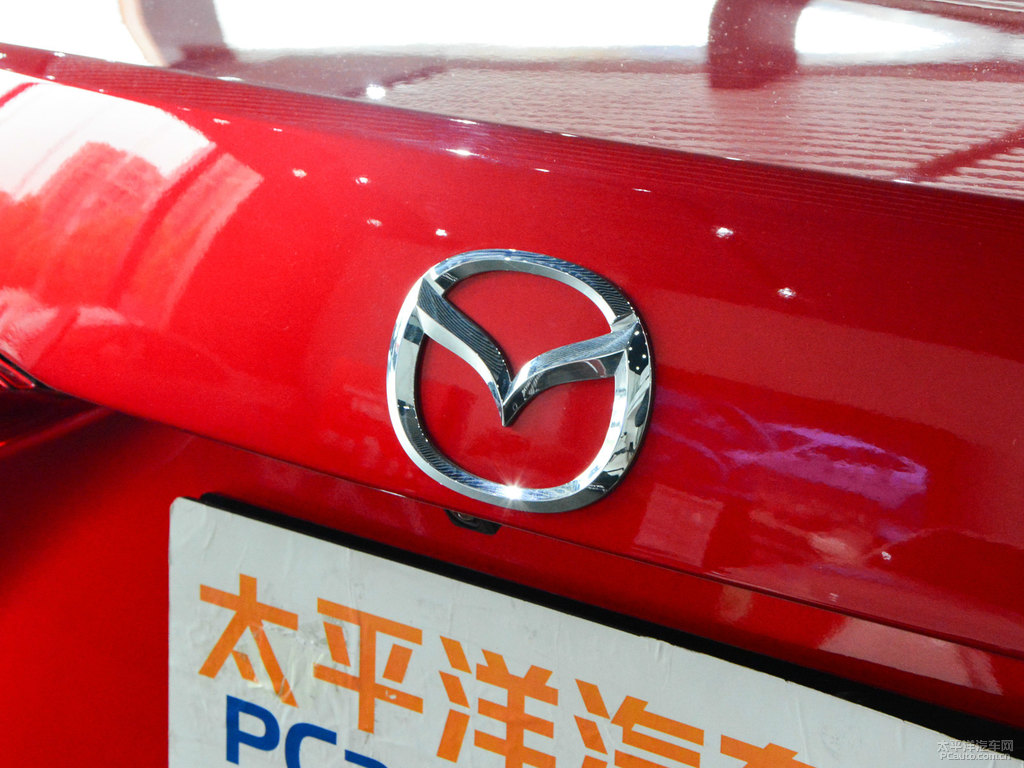 魂動紅馬自達(dá)3 昂克賽拉車尾外觀圖片