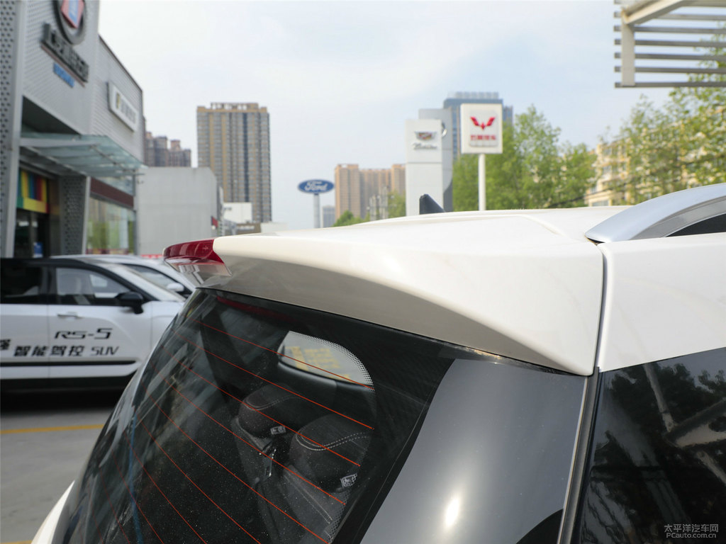 糖果白寶駿730車尾外觀圖片