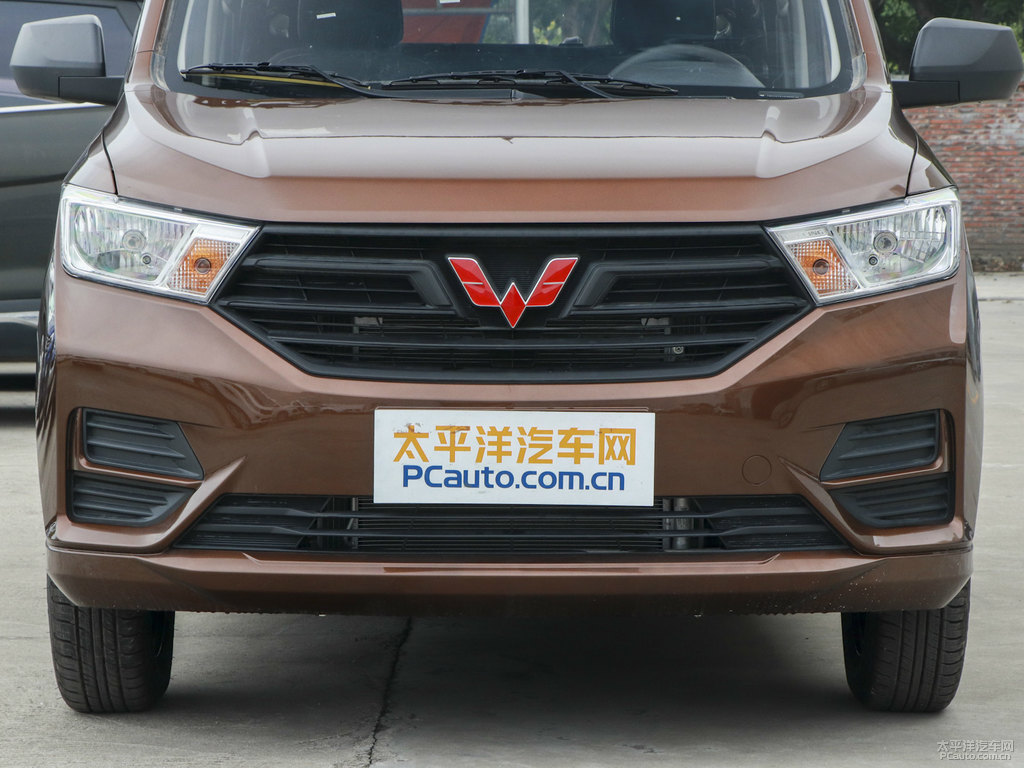 大地棕五菱宏光S車頭外觀圖片
