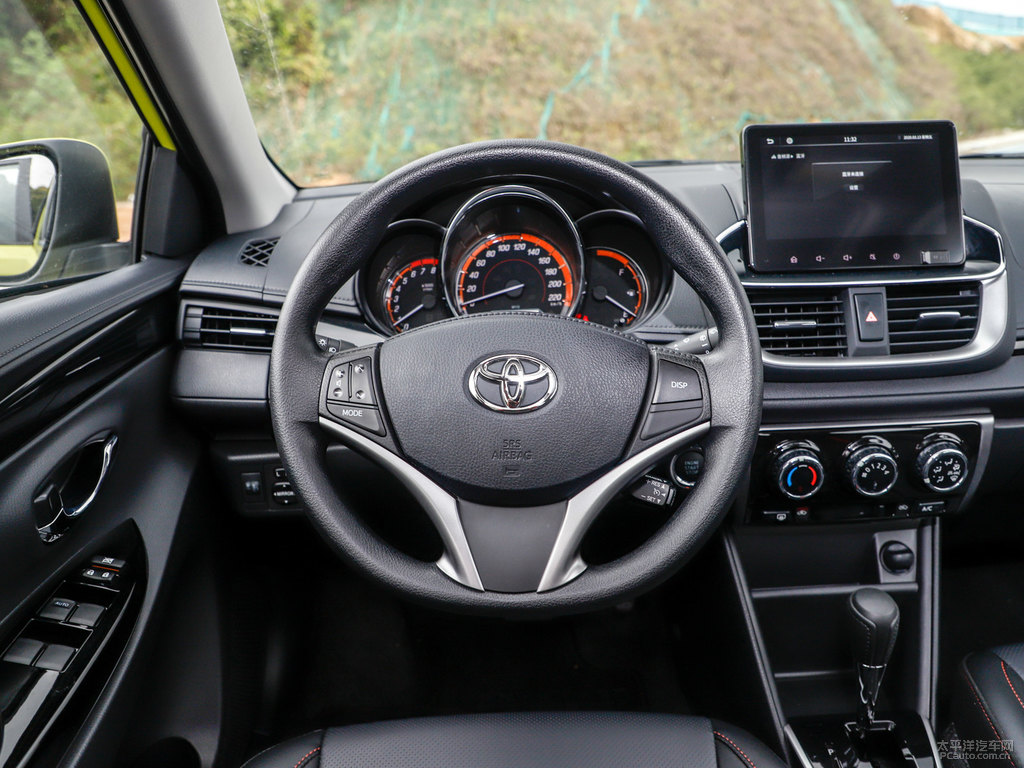 檸檬黃YARiS L 致炫X中控內(nèi)飾圖片