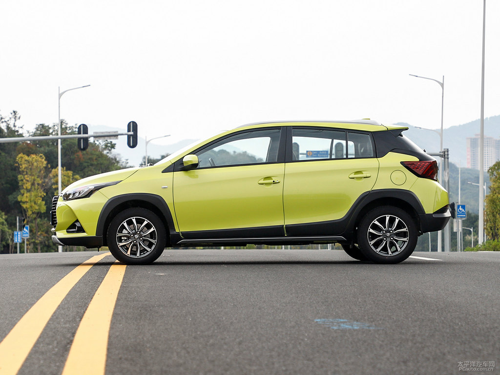 檸檬黃YARiS L 致炫X整車外觀外觀圖片