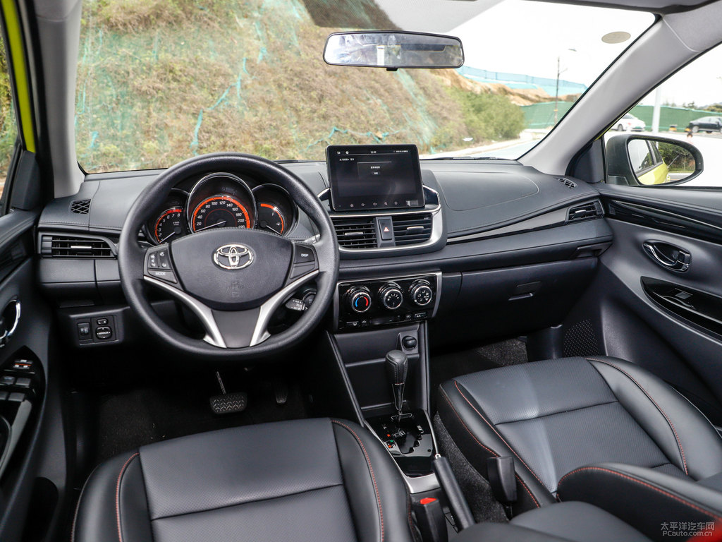 檸檬黃YARiS L 致炫X中控內(nèi)飾圖片