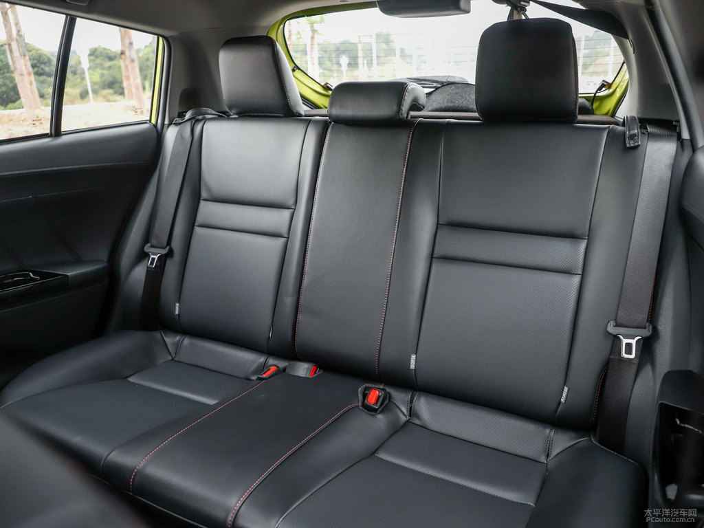 檸檬黃YARiS L 致炫X座椅內(nèi)飾圖片