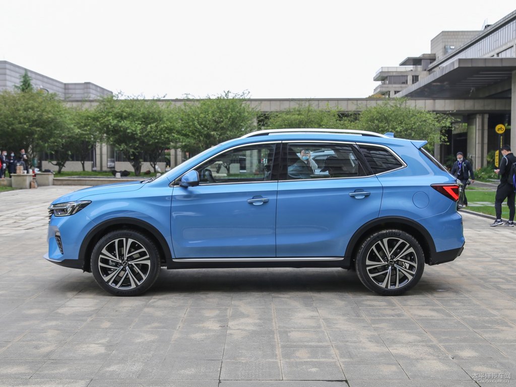 青島藍(lán)榮威RX5整車外觀外觀圖片