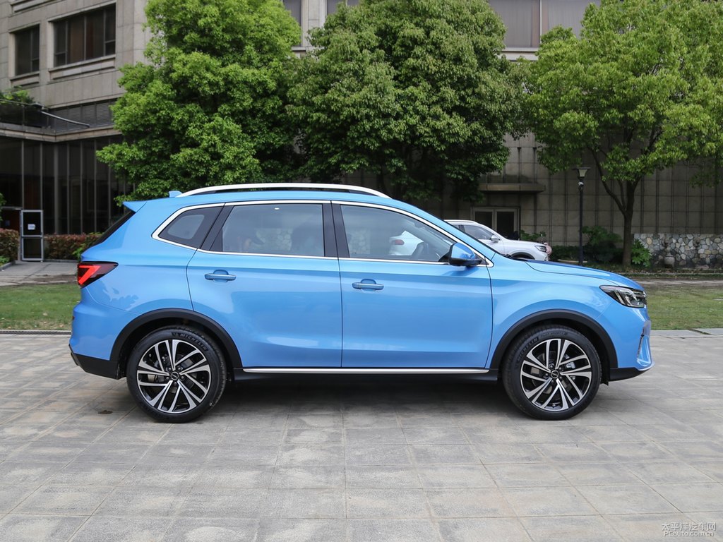 青島藍(lán)榮威RX5整車外觀外觀圖片