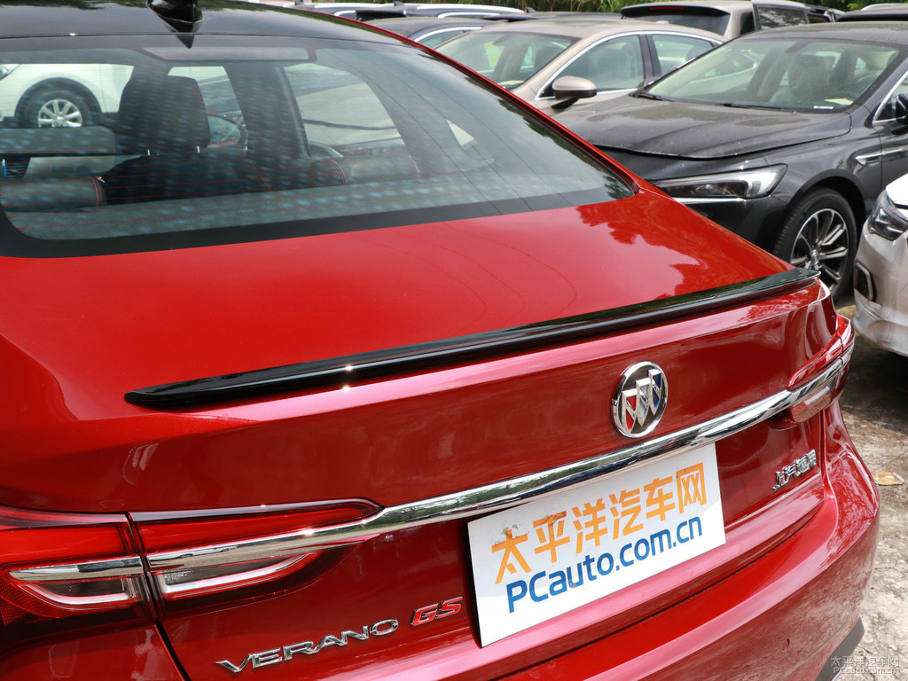 瑪瑙紅威朗車尾外觀圖片