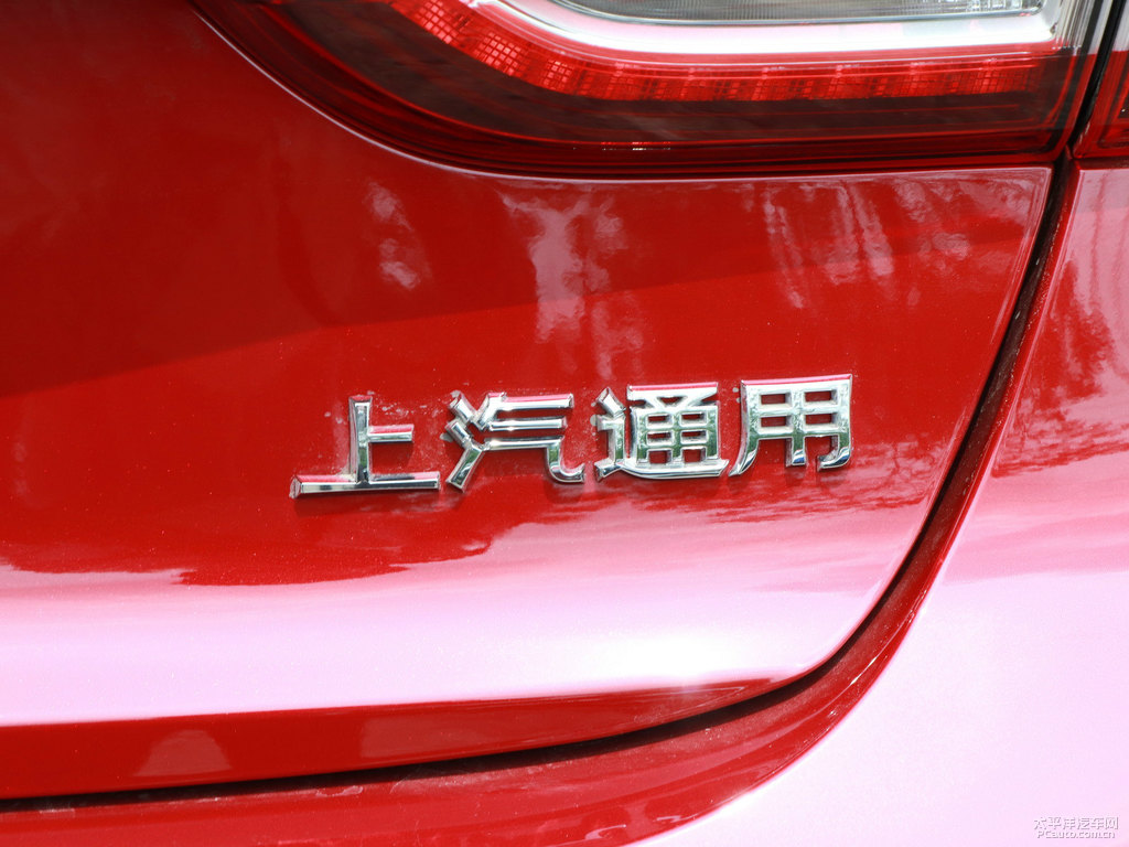 瑪瑙紅威朗車尾外觀圖片