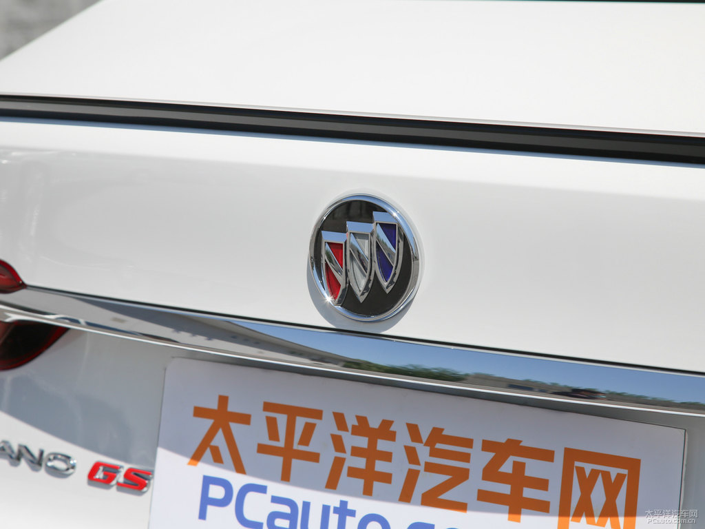雪域白威朗車尾外觀圖片