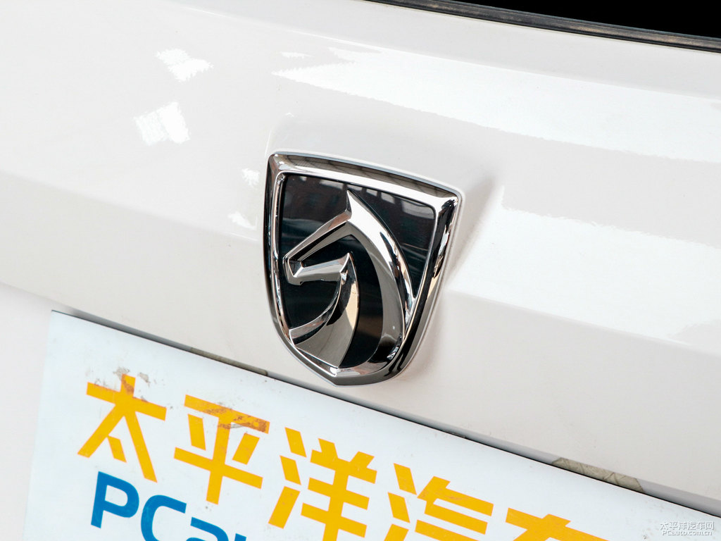 糖果白寶駿510車尾外觀圖片