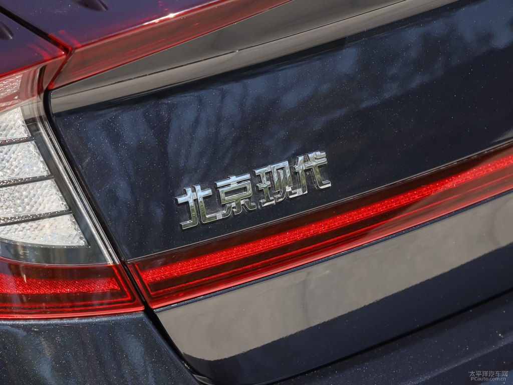 幻影黑索納塔車(chē)尾外觀圖片