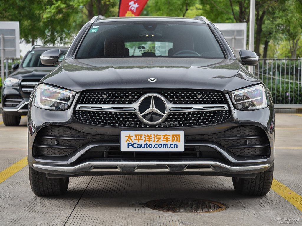曜巖黑奔馳GLC車(chē)頭外觀圖片