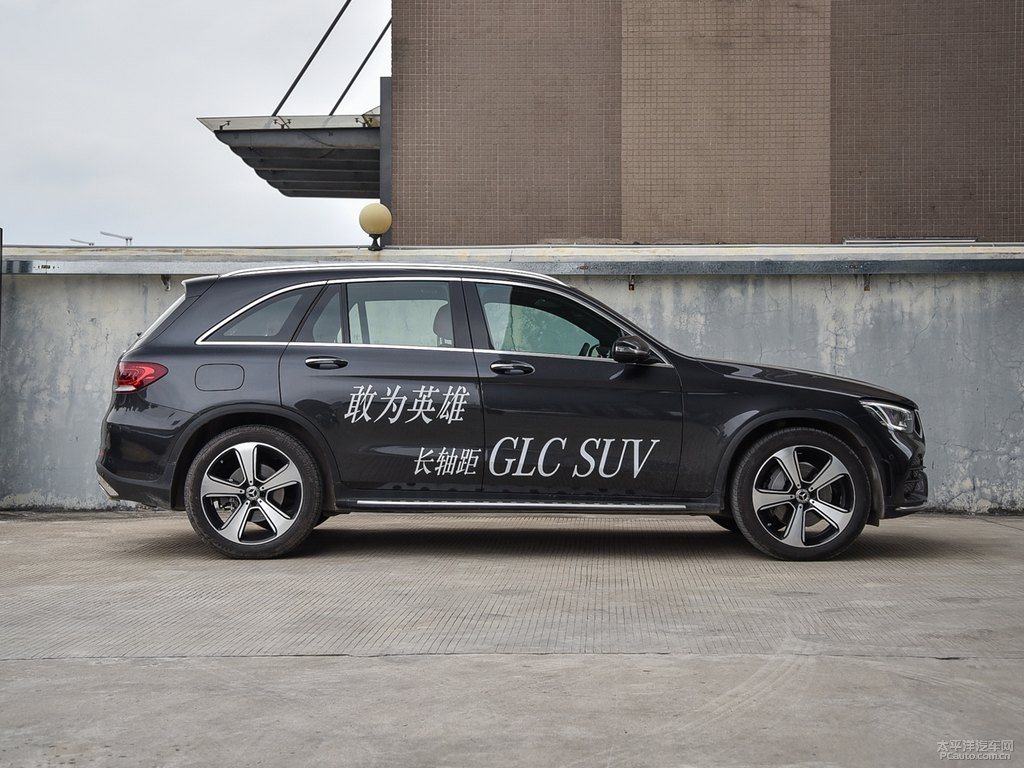 曜巖黑奔馳GLC整車外觀外觀圖片