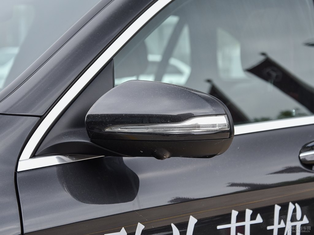 曜巖黑奔馳GLC車身外觀圖片