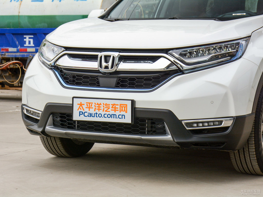 珍珠白本田CR-V車頭外觀圖片