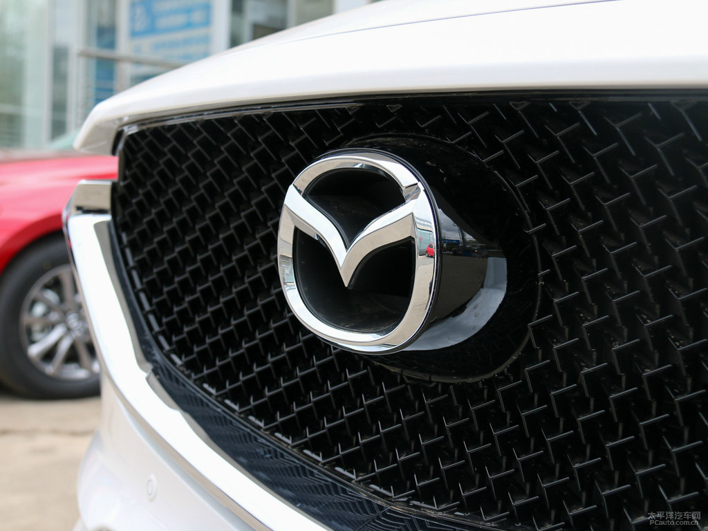珠光白馬自達(dá)CX-5車(chē)頭外觀圖片