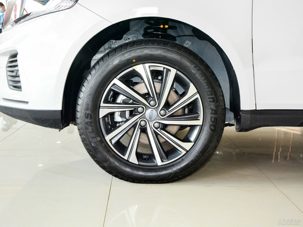 漢玉白遠(yuǎn)景X6車身外觀圖片