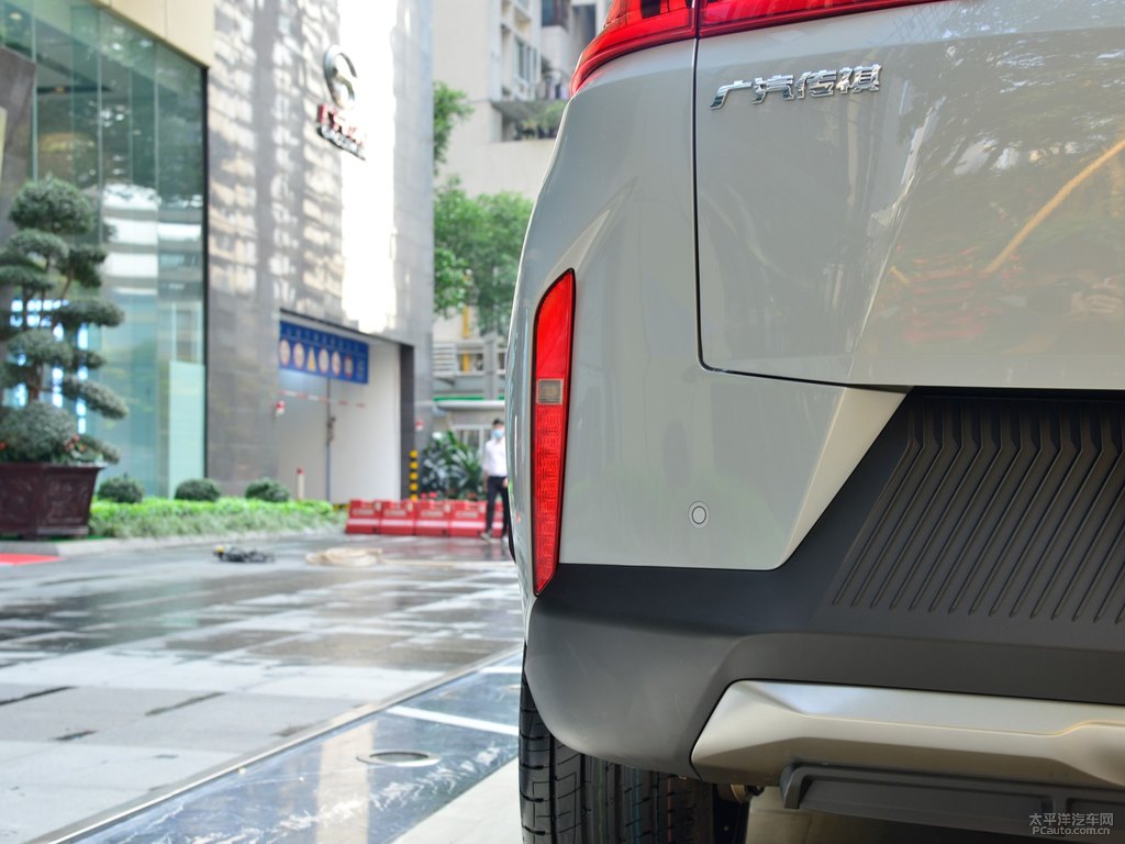 素雅灰AION V車尾外觀圖片