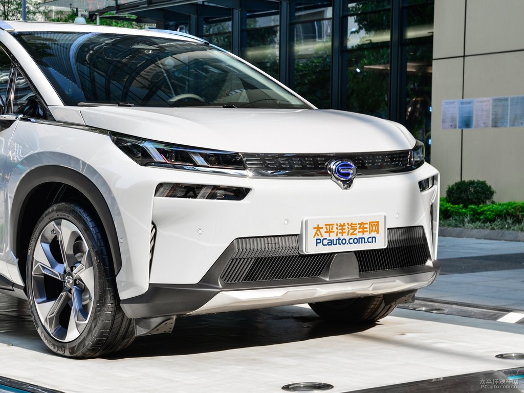 素雅灰AION V車頭外觀圖片