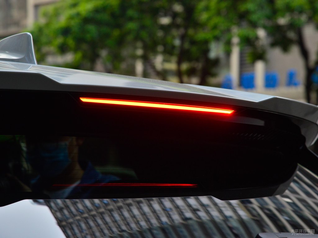 素雅灰AION V車尾外觀圖片