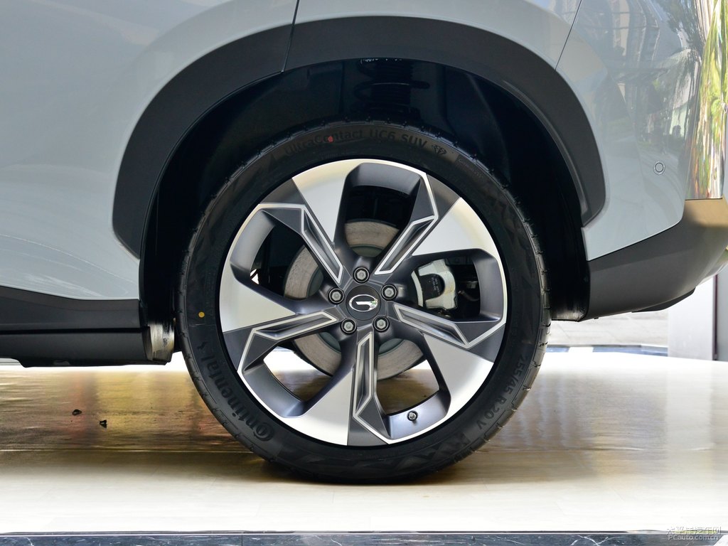 素雅灰AION V車身外觀圖片