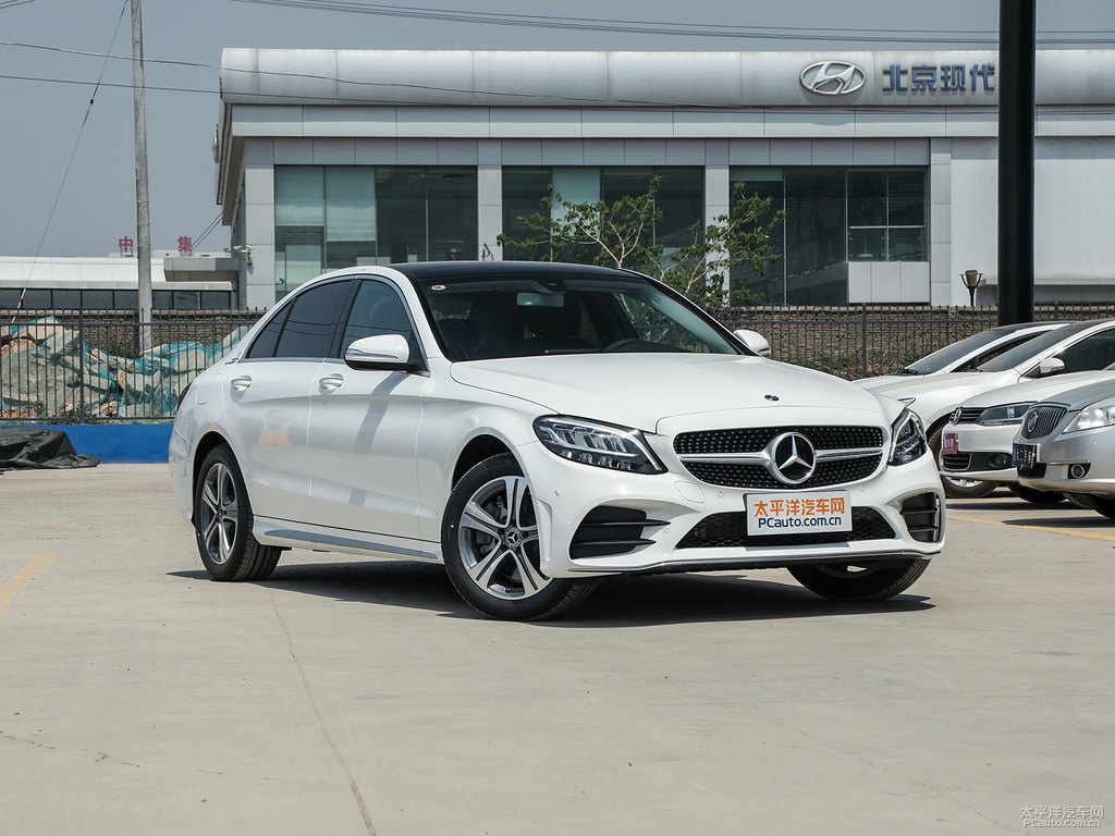 北極白奔馳C級整車外觀外觀圖片