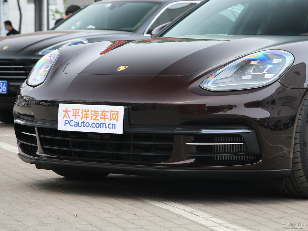 咖啡棕Panamera車頭外觀圖片