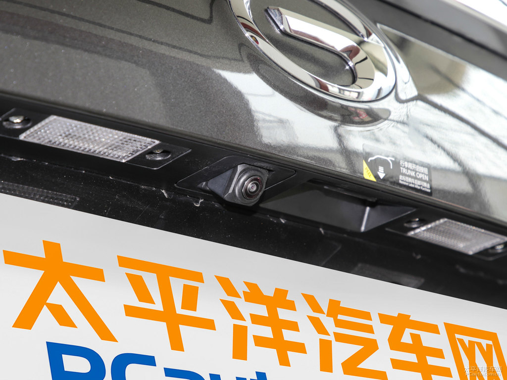 皓月灰傳祺GS4車尾外觀圖片