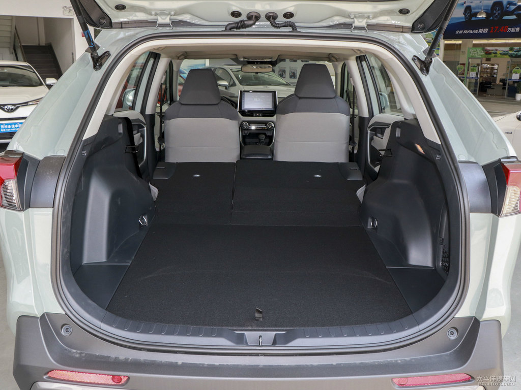 米蘭卡其RAV4榮放后備廂空間圖片