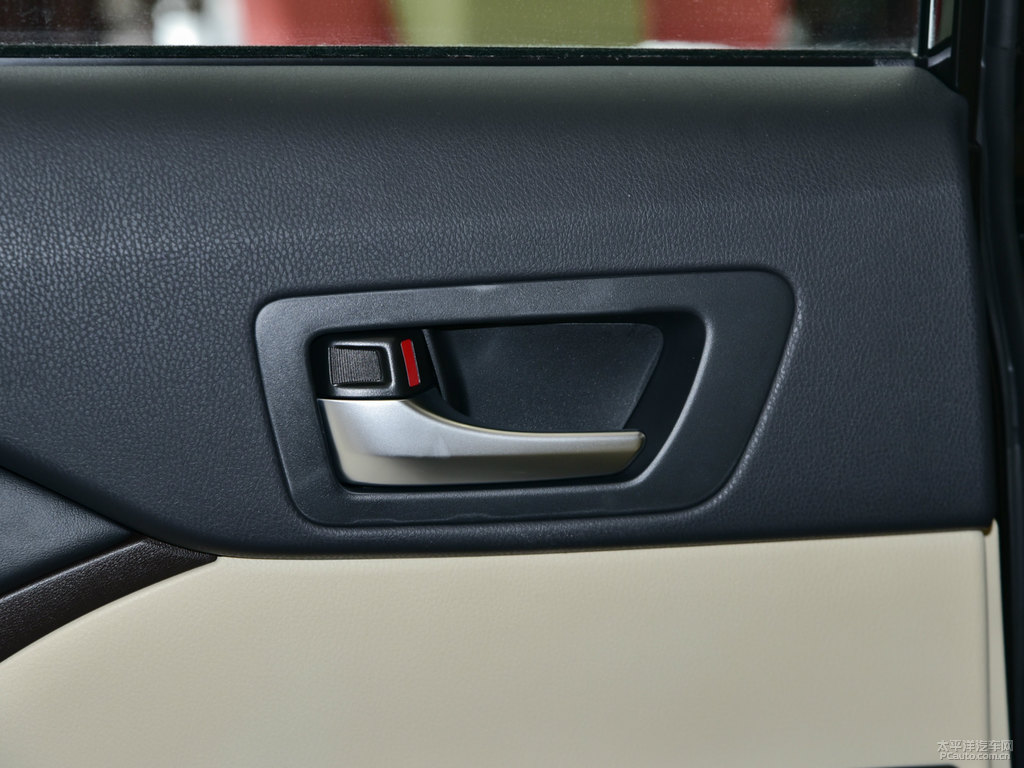 墨晶黑漢蘭達車廂內(nèi)飾圖片