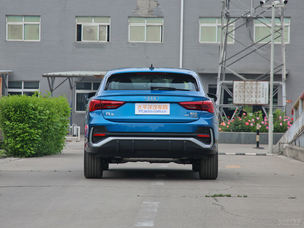 環(huán)礁藍(lán)奧迪Q3 Sportback整車外觀外觀圖片