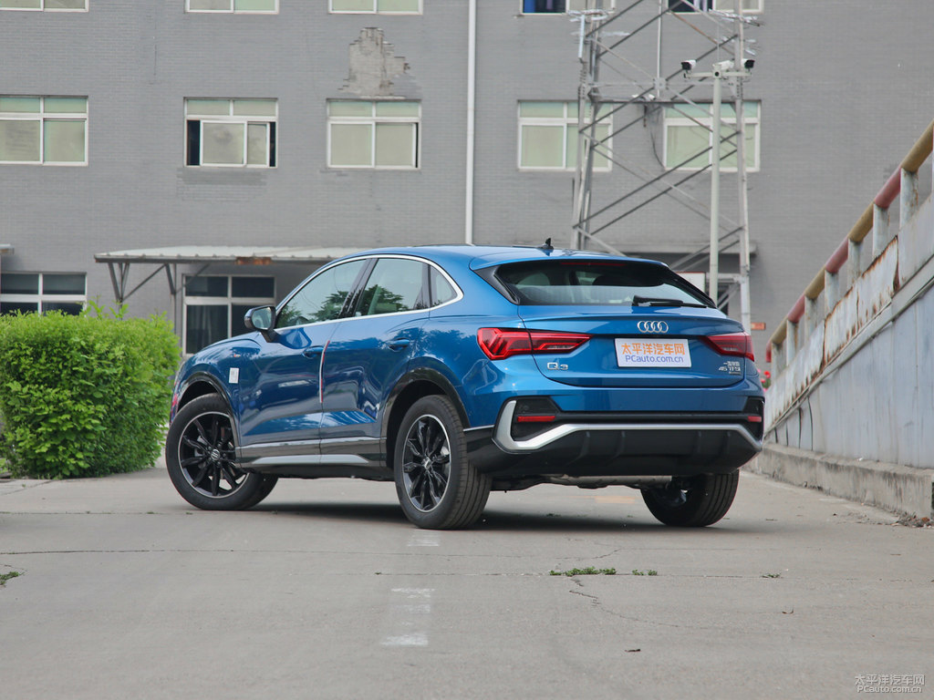 環(huán)礁藍奧迪Q3 Sportback整車外觀外觀圖片