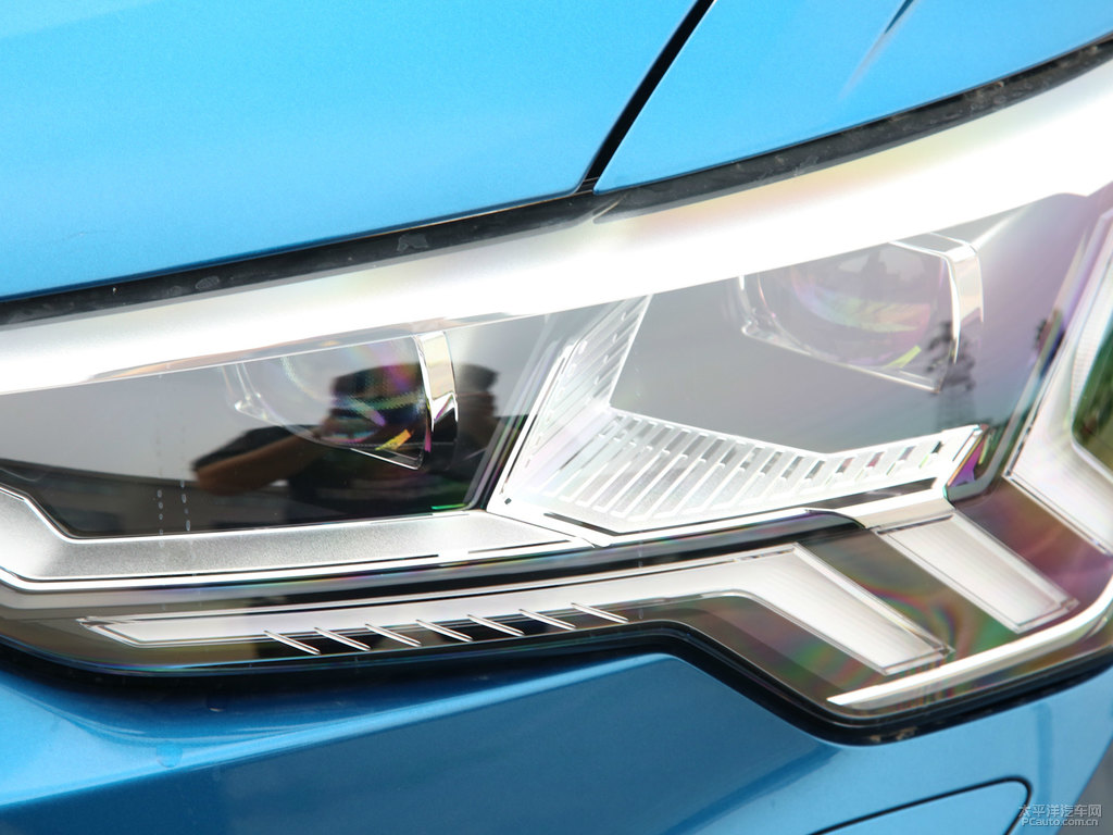 環(huán)礁藍奧迪Q3 Sportback車頭外觀圖片
