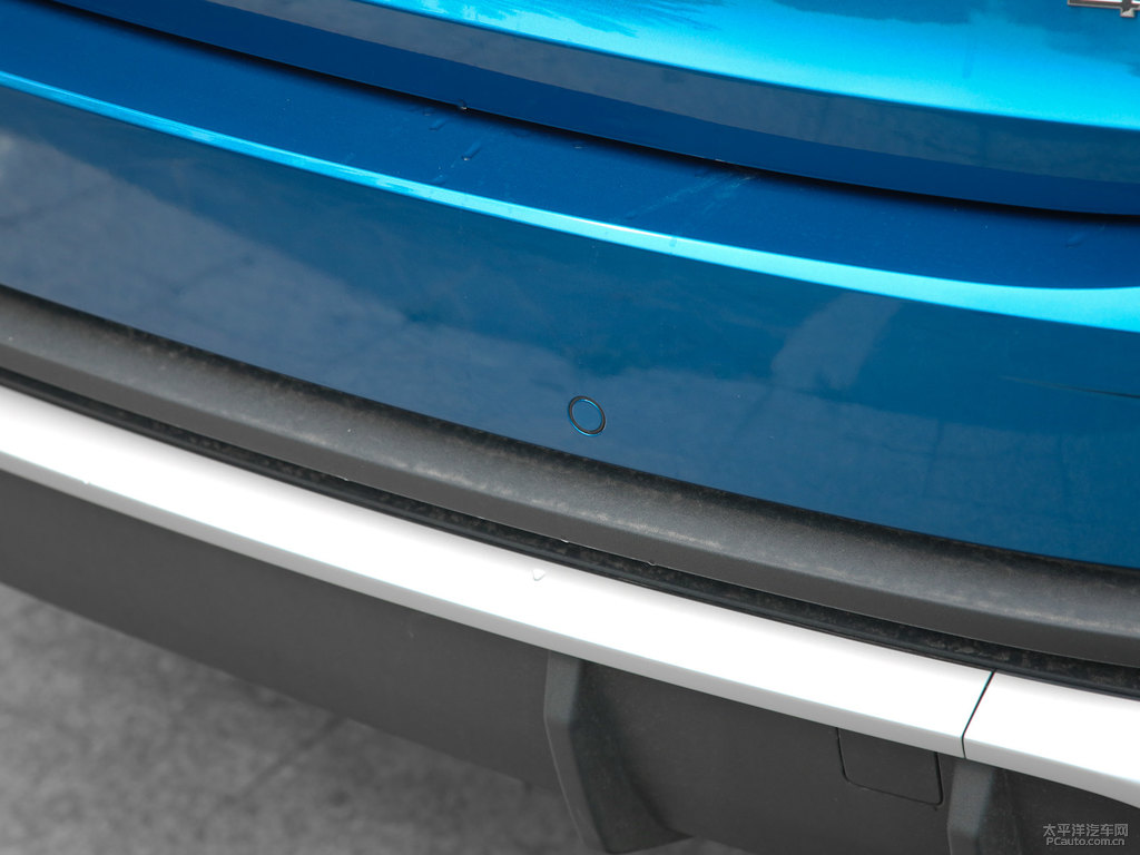 環(huán)礁藍(lán)奧迪Q3 Sportback車(chē)尾外觀圖片