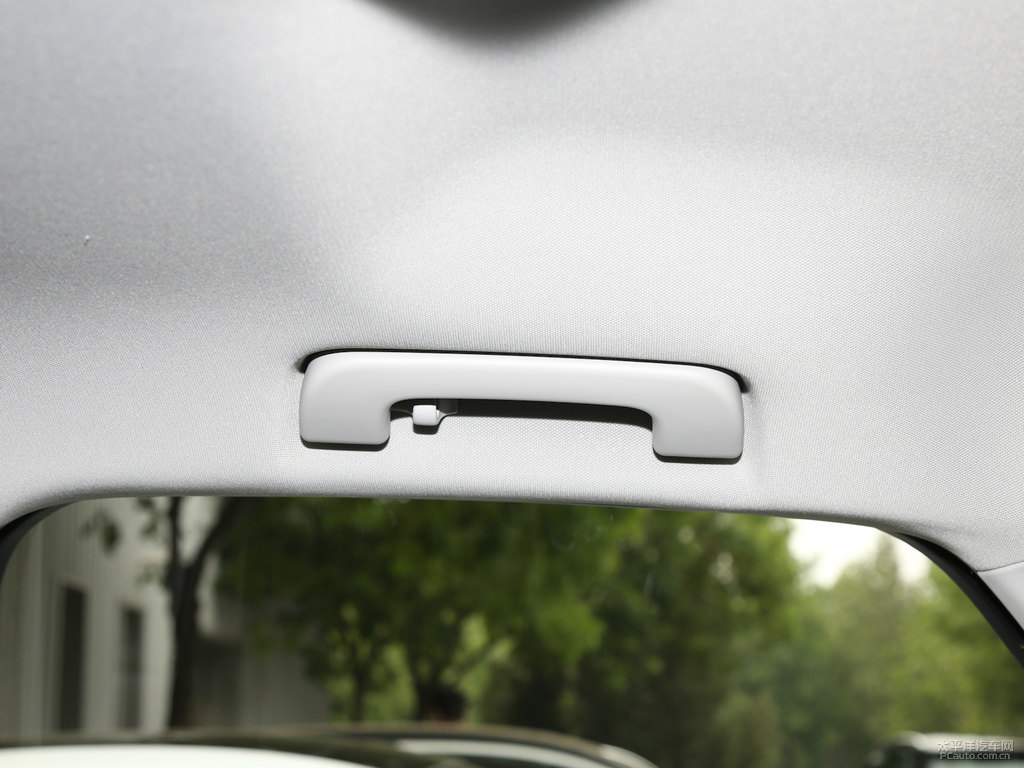 環(huán)礁藍(lán)奧迪Q3 Sportback車廂內(nèi)飾圖片