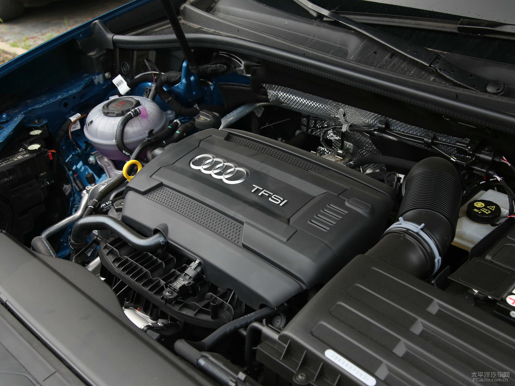 環(huán)礁藍奧迪Q3 Sportback發(fā)動機其它細節(jié)圖片