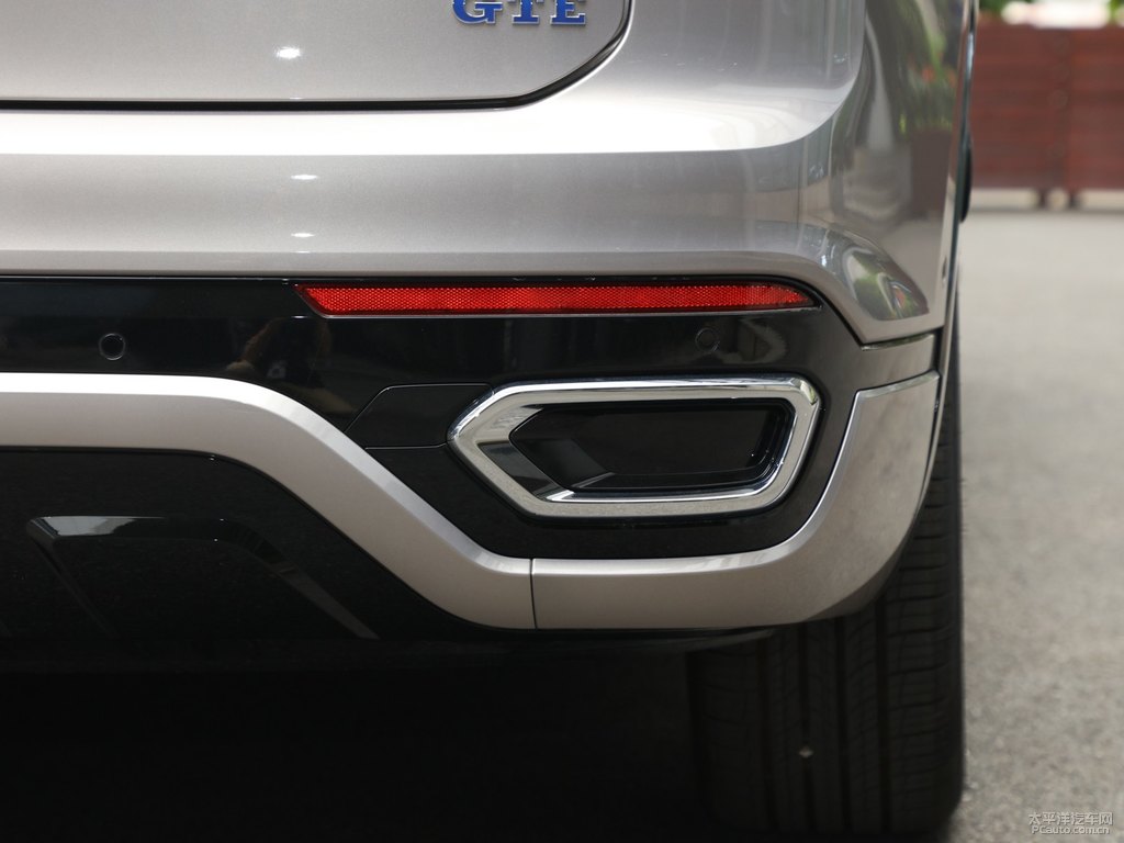 星耀金探岳GTE車尾外觀圖片
