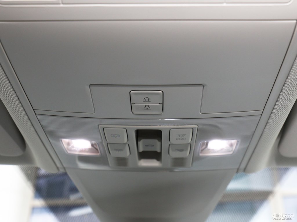 星耀金探岳GTE車廂內(nèi)飾圖片