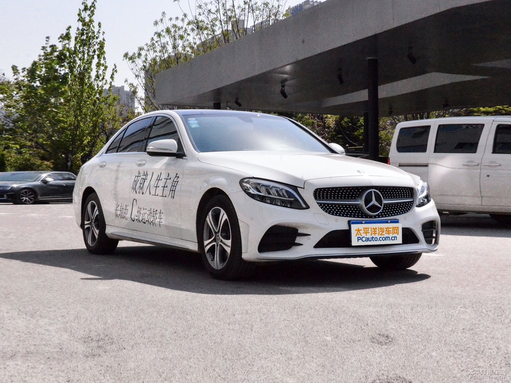 北極白奔馳C級整車外觀外觀圖片