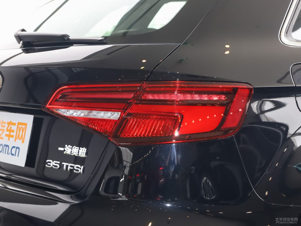 魔力黑奧迪A3車尾外觀圖片