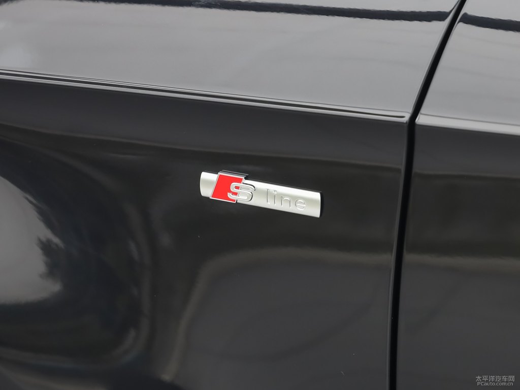 魔力黑奧迪A3車身外觀圖片