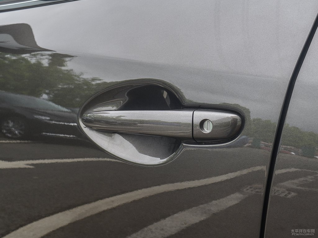 琉璃棕馬自達(dá)CX-4車身外觀圖片