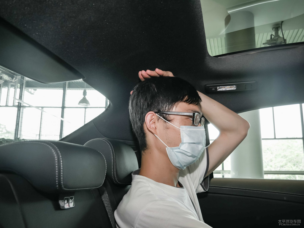 北極白奔馳A級駕乘空間空間圖片