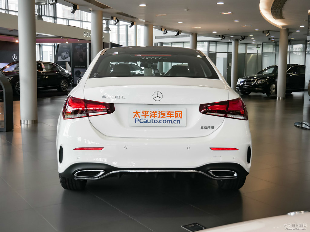 北極白奔馳A級(jí)整車外觀外觀圖片