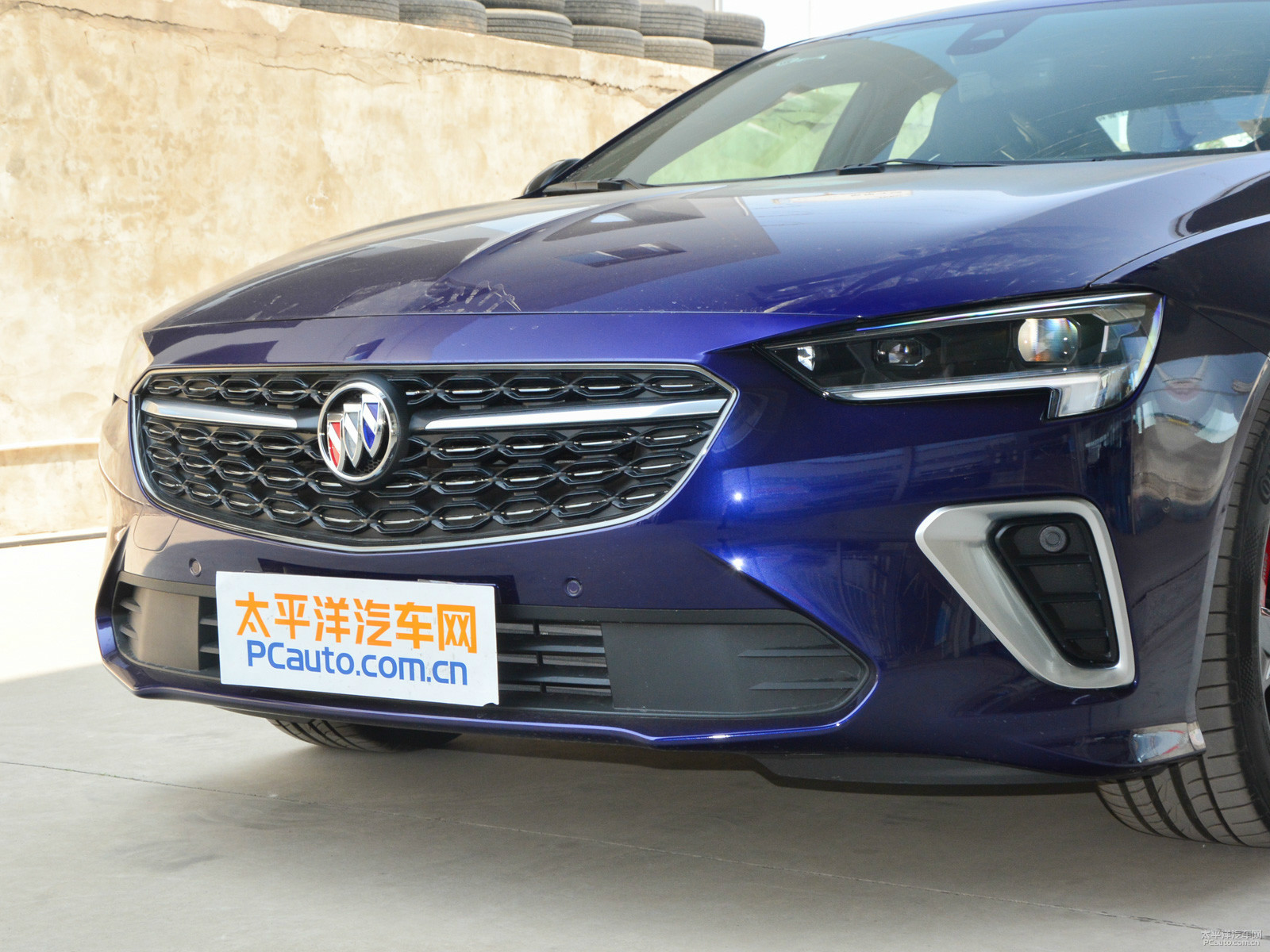君威外觀高清大圖