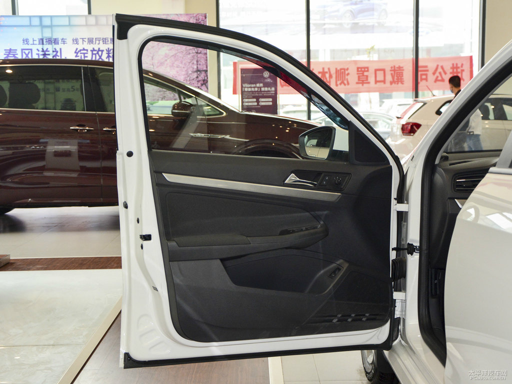 雅致白朗逸車廂內(nèi)飾圖片