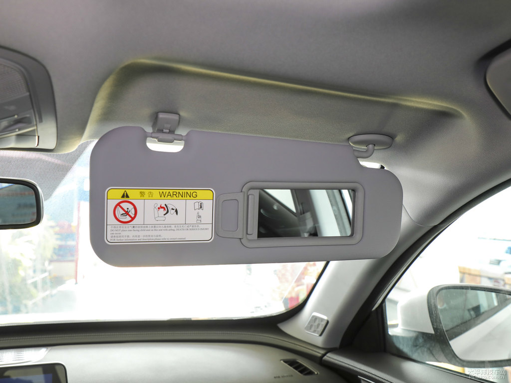珍珠白瑞虎8車廂內(nèi)飾圖片
