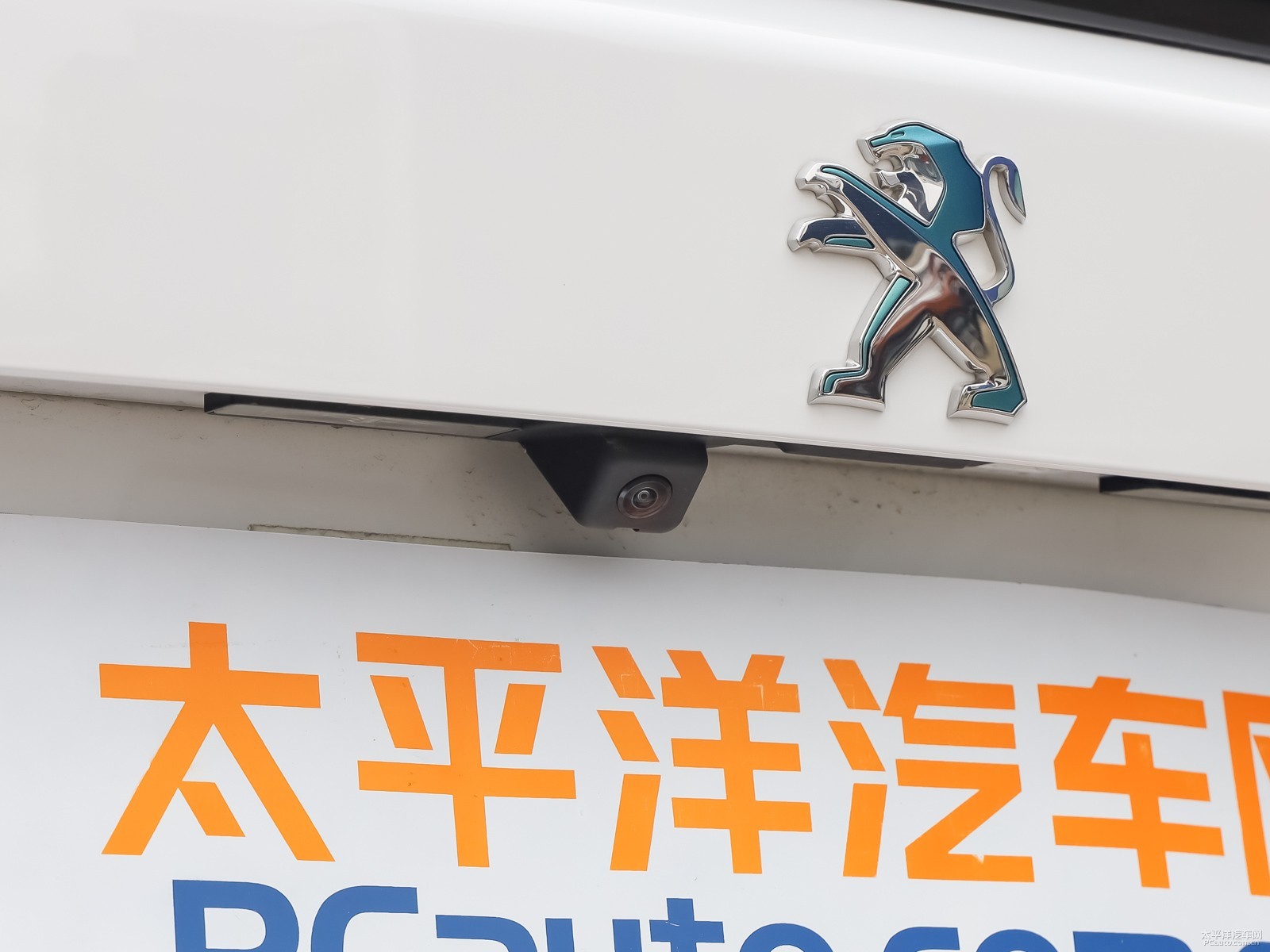 標(biāo)致e2008外觀高清大圖
