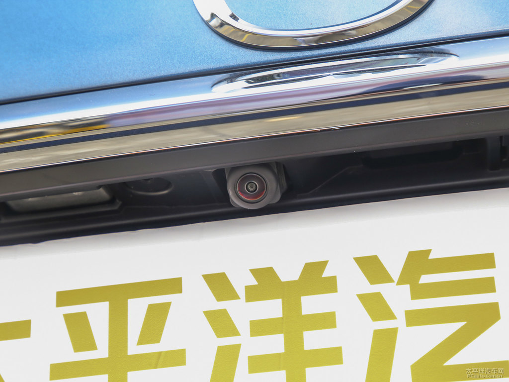 恒星藍(lán)馬自達(dá)CX-4車尾外觀圖片
