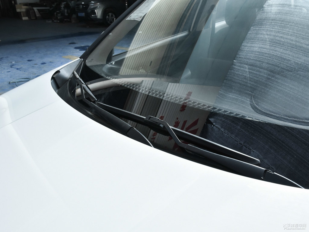 糖果白寶駿510車身外觀圖片